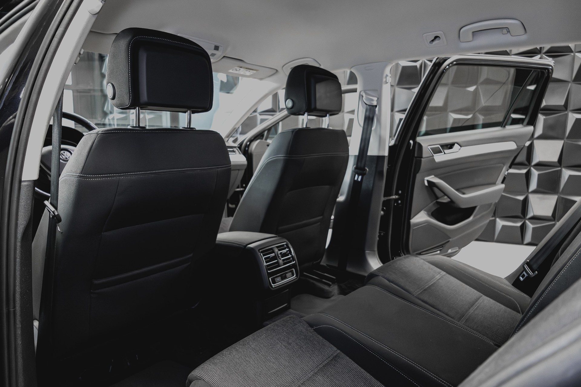 VW Passat Variant 2.0 TDI BMT Comfortline DSG 4Motion - 22