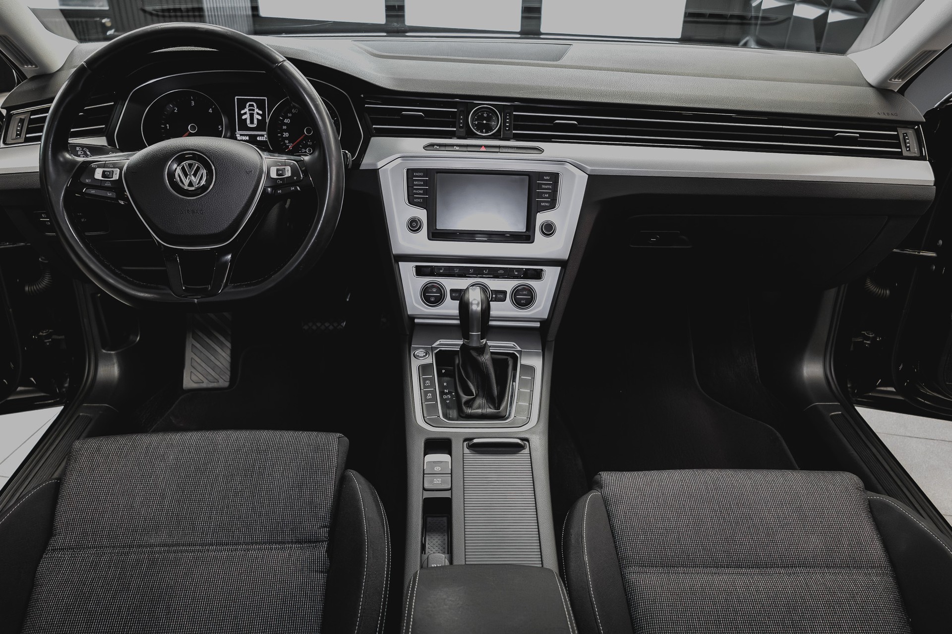 VW Passat Variant 2.0 TDI BMT Comfortline DSG 4Motion - 6