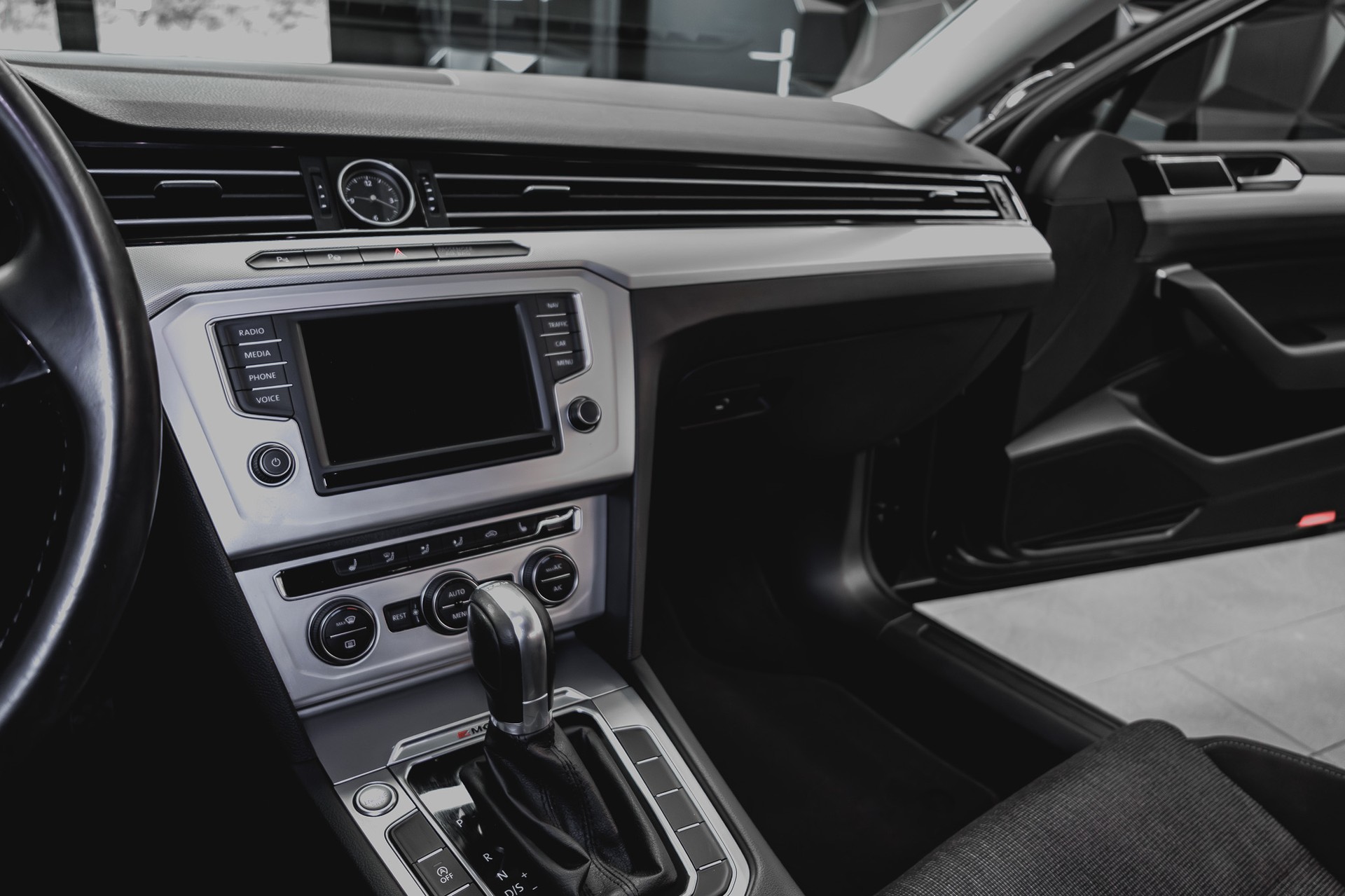 VW Passat Variant 2.0 TDI BMT Comfortline DSG 4Motion - 12