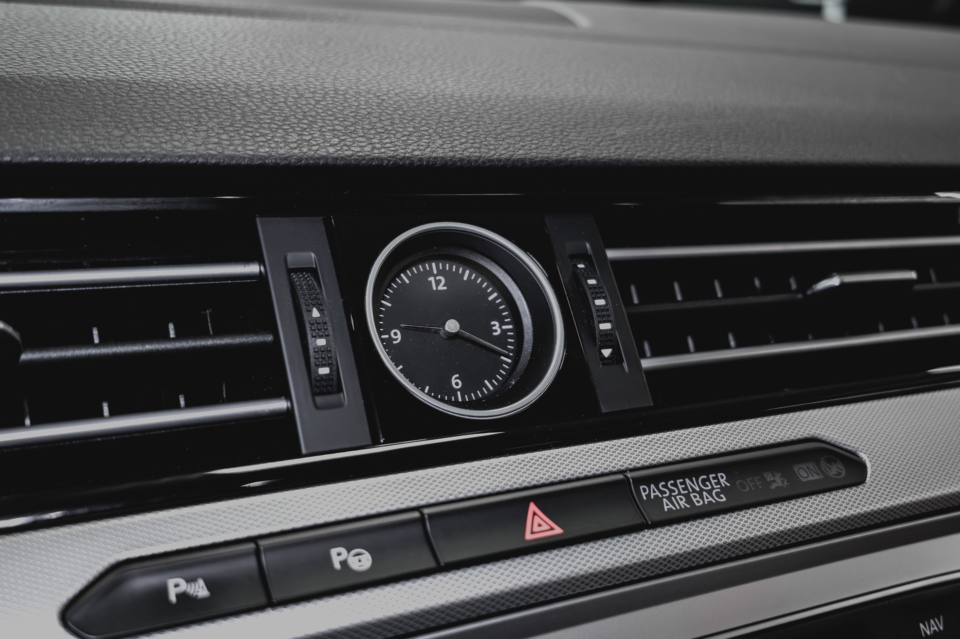 VW Passat Variant 2.0 TDI BMT Comfortline DSG 4Motion - 13