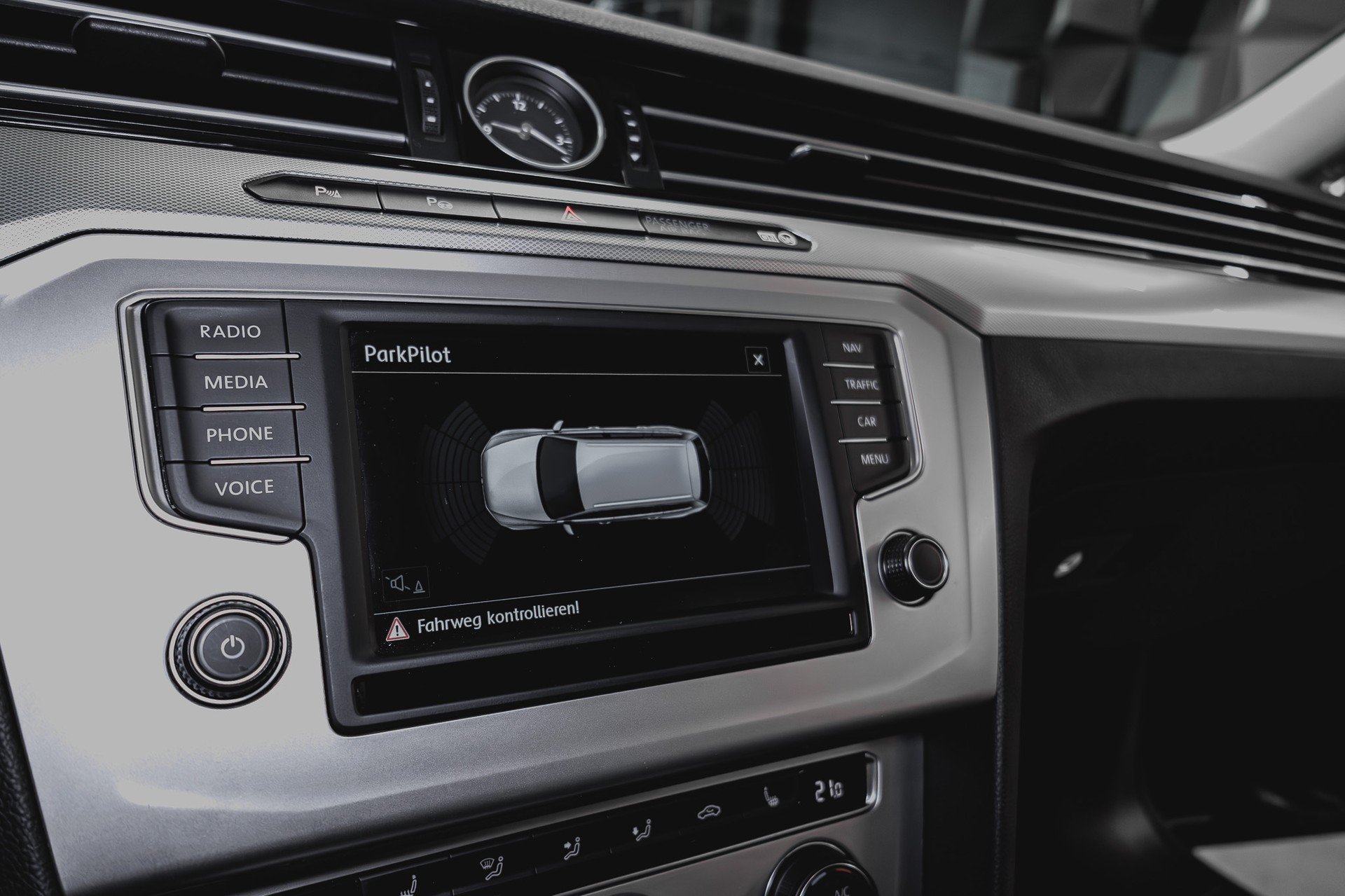 VW Passat Variant 2.0 TDI BMT Comfortline DSG 4Motion - 15