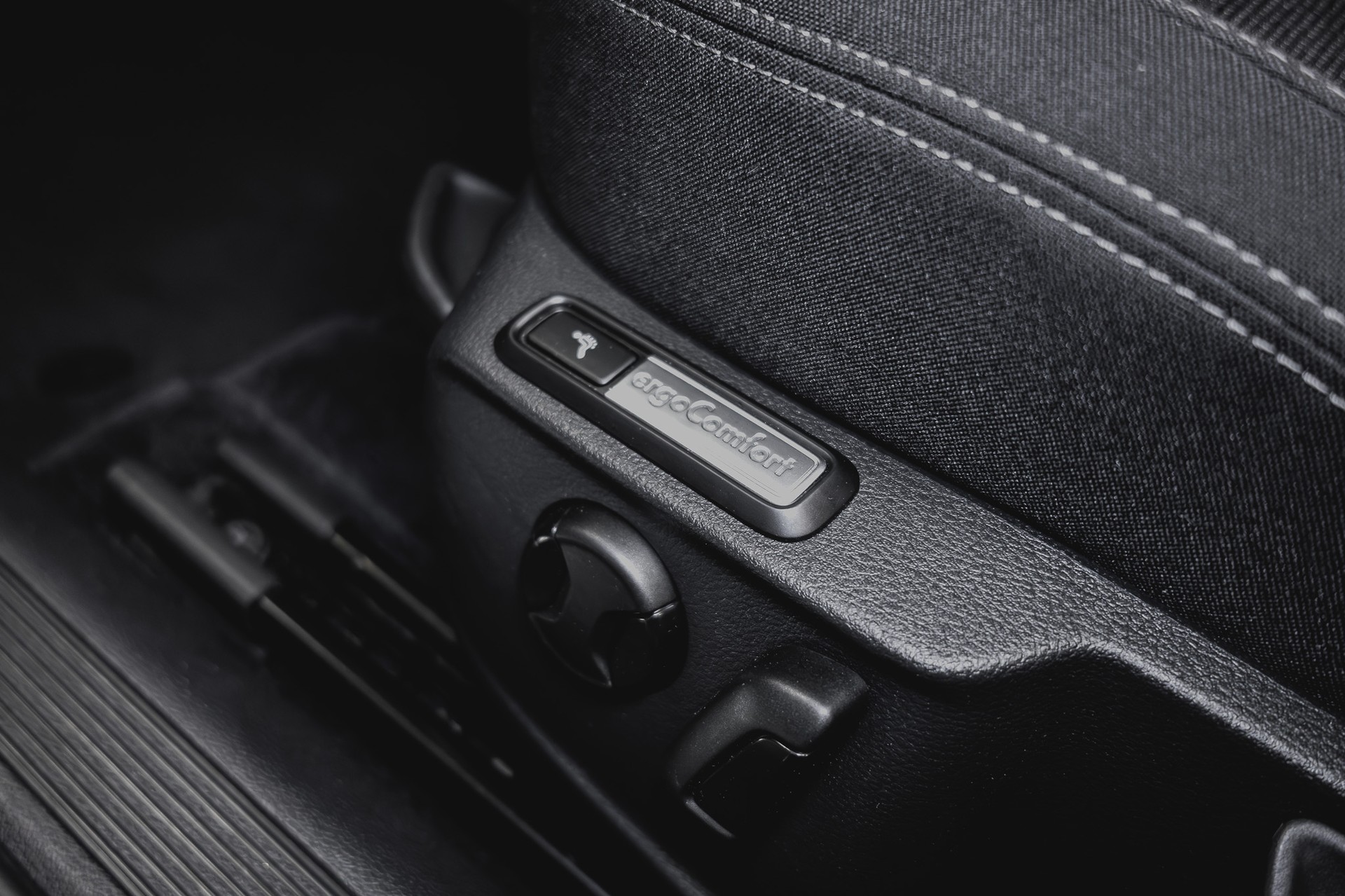 VW Passat Variant 2.0 TDI BMT Comfortline DSG 4Motion - 11