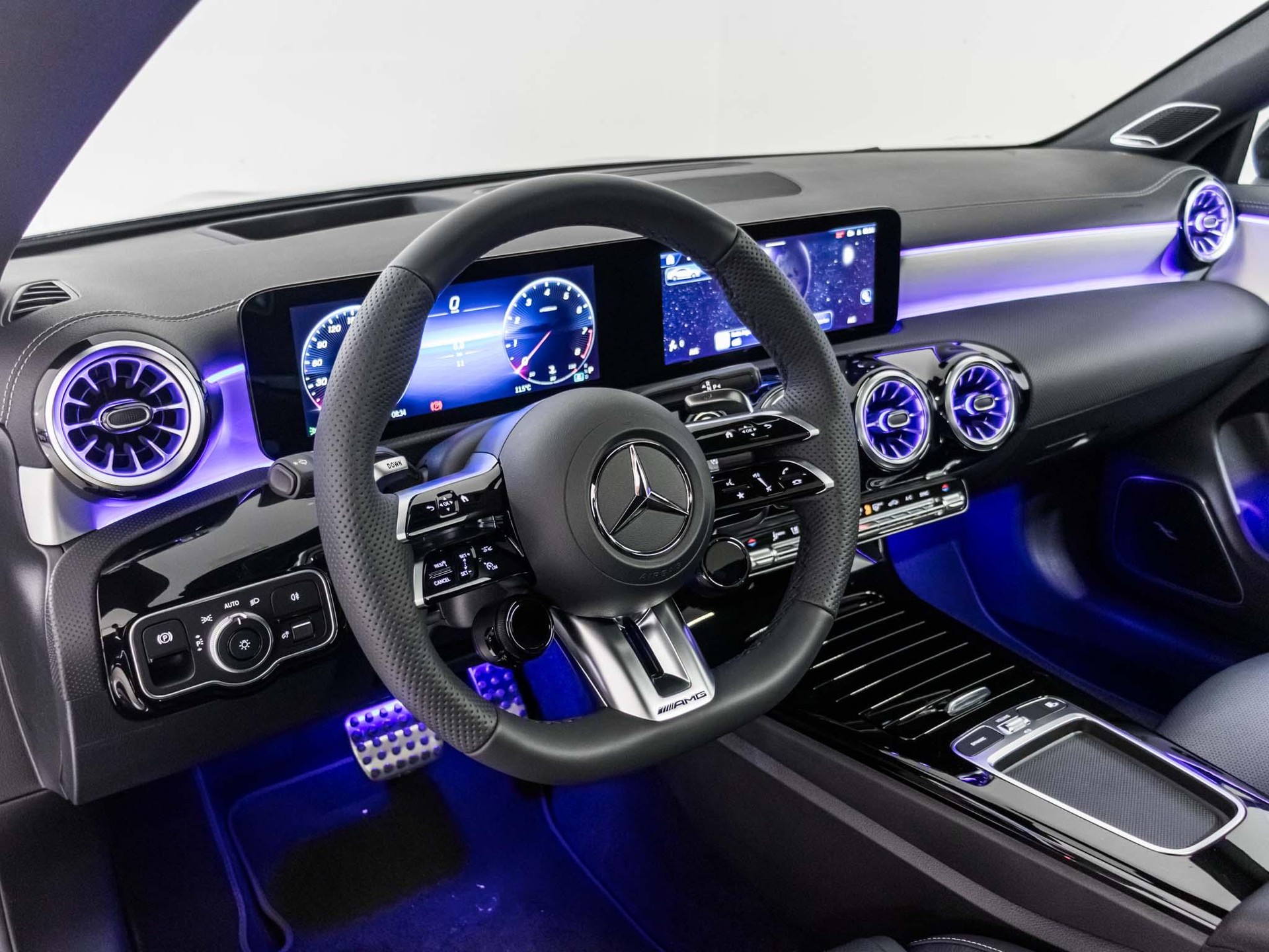 MERCEDES-BENZ CLA 45 S AMG 4MATIC+ Coupé - 10