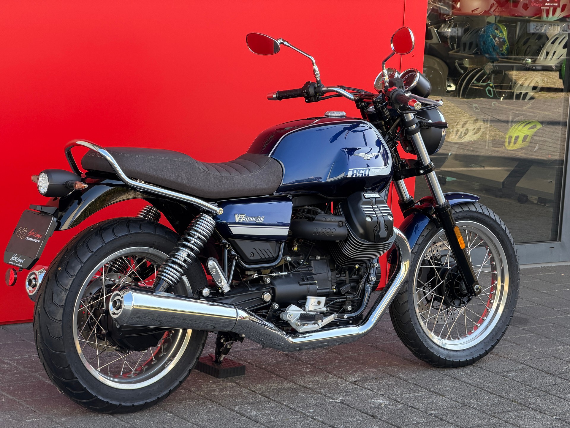 MOTO GUZZI V7 IV 850 Special - 10