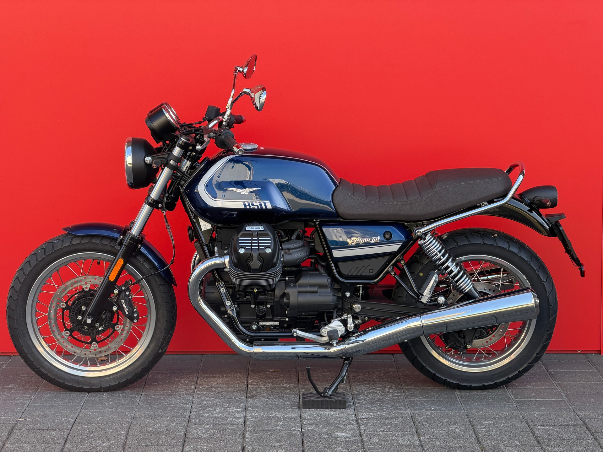 MOTO GUZZI V7 IV 850 Special - 4
