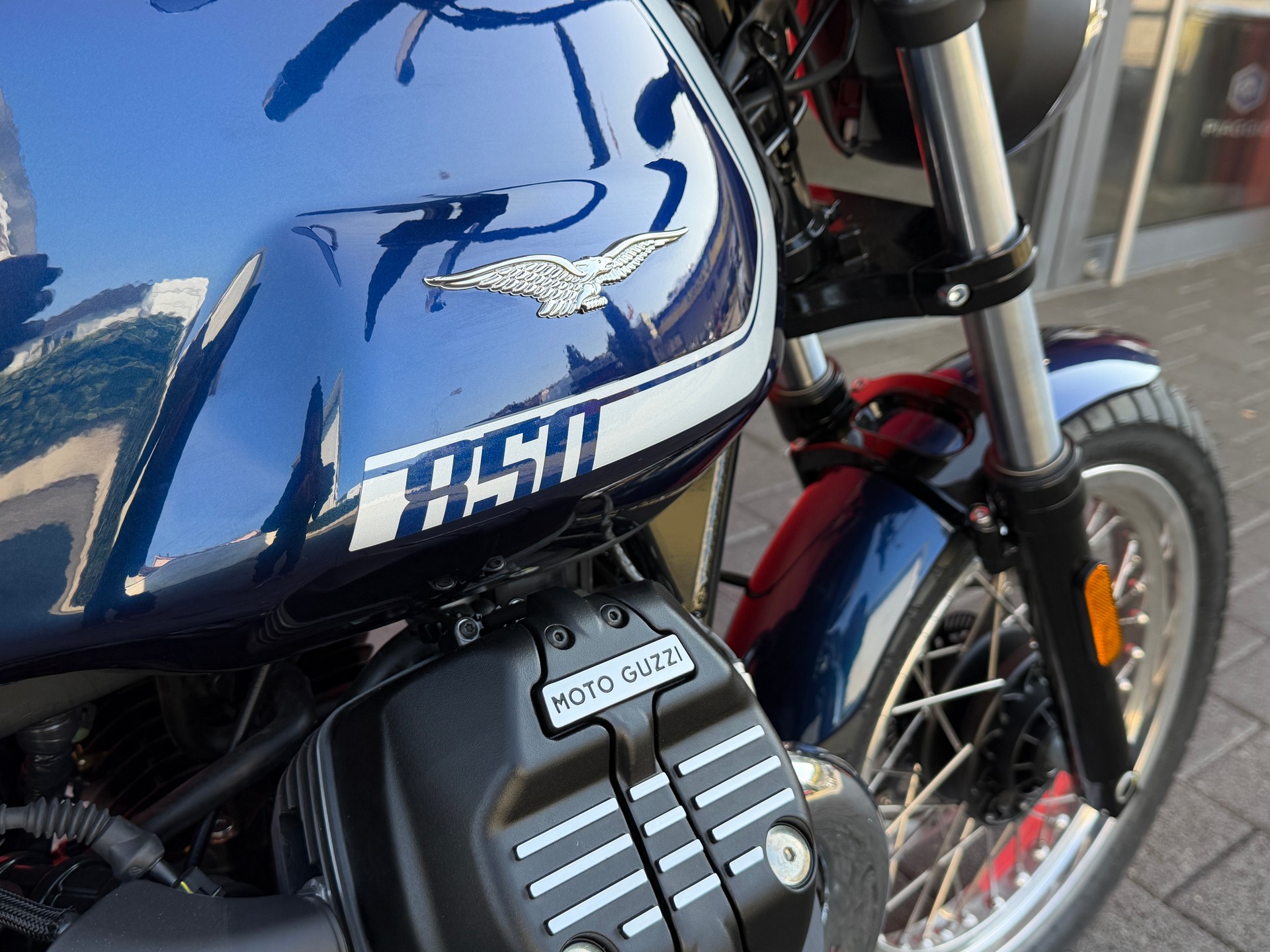 MOTO GUZZI V7 IV 850 Special - 9