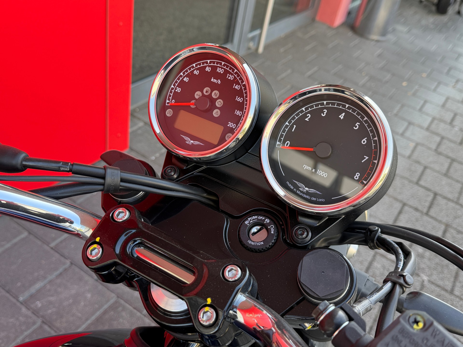 MOTO GUZZI V7 IV 850 Special - 6