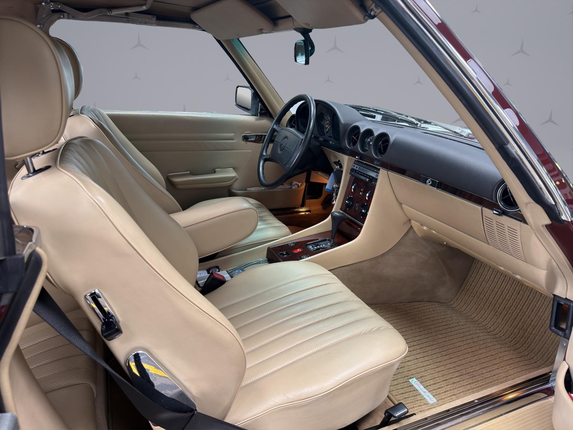 MERCEDES-BENZ R107 Cabriolet 300 SL - 16