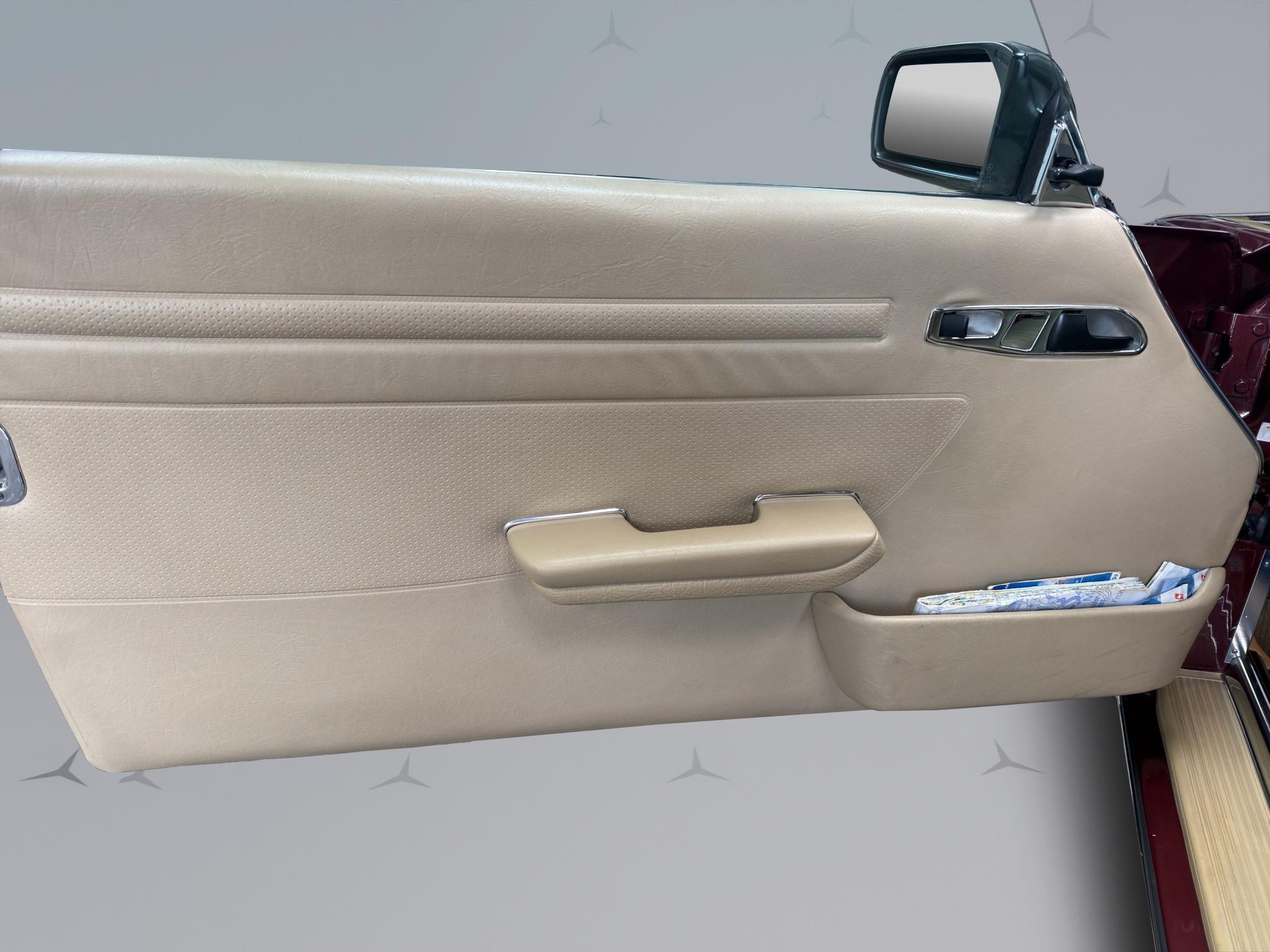 MERCEDES-BENZ R107 Cabriolet 300 SL - 15