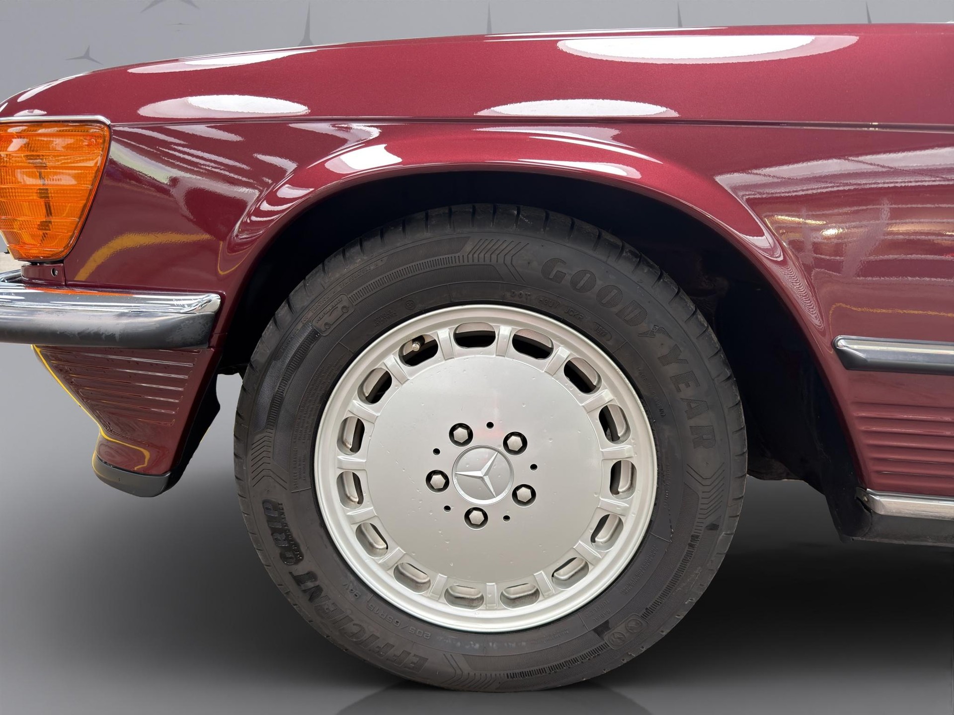 MERCEDES-BENZ R107 Cabriolet 300 SL - 21