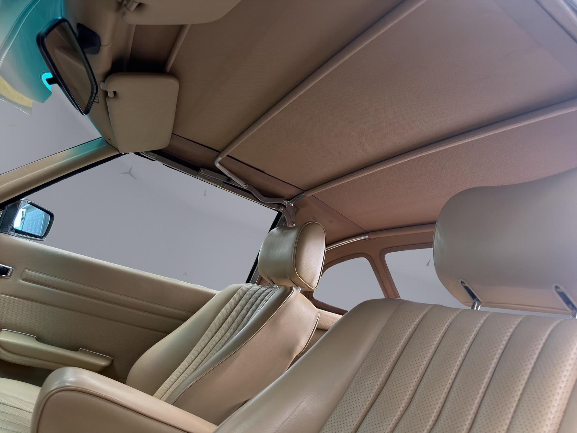 MERCEDES-BENZ R107 Cabriolet 300 SL - 11