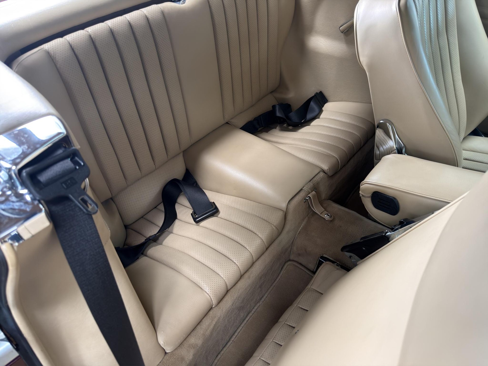 MERCEDES-BENZ R107 Cabriolet 300 SL - 17