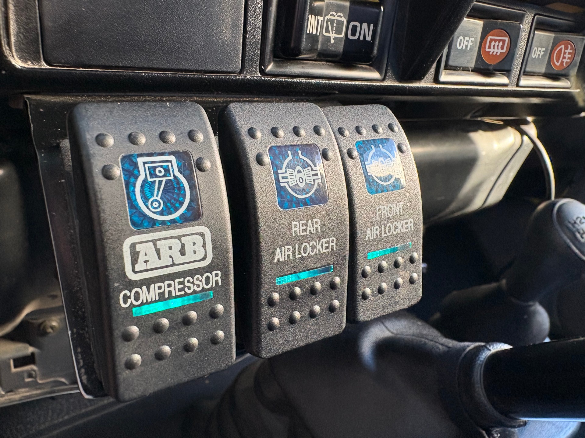 TOYOTA Land Cruiser 400 Hdt Long 4.2D - 12