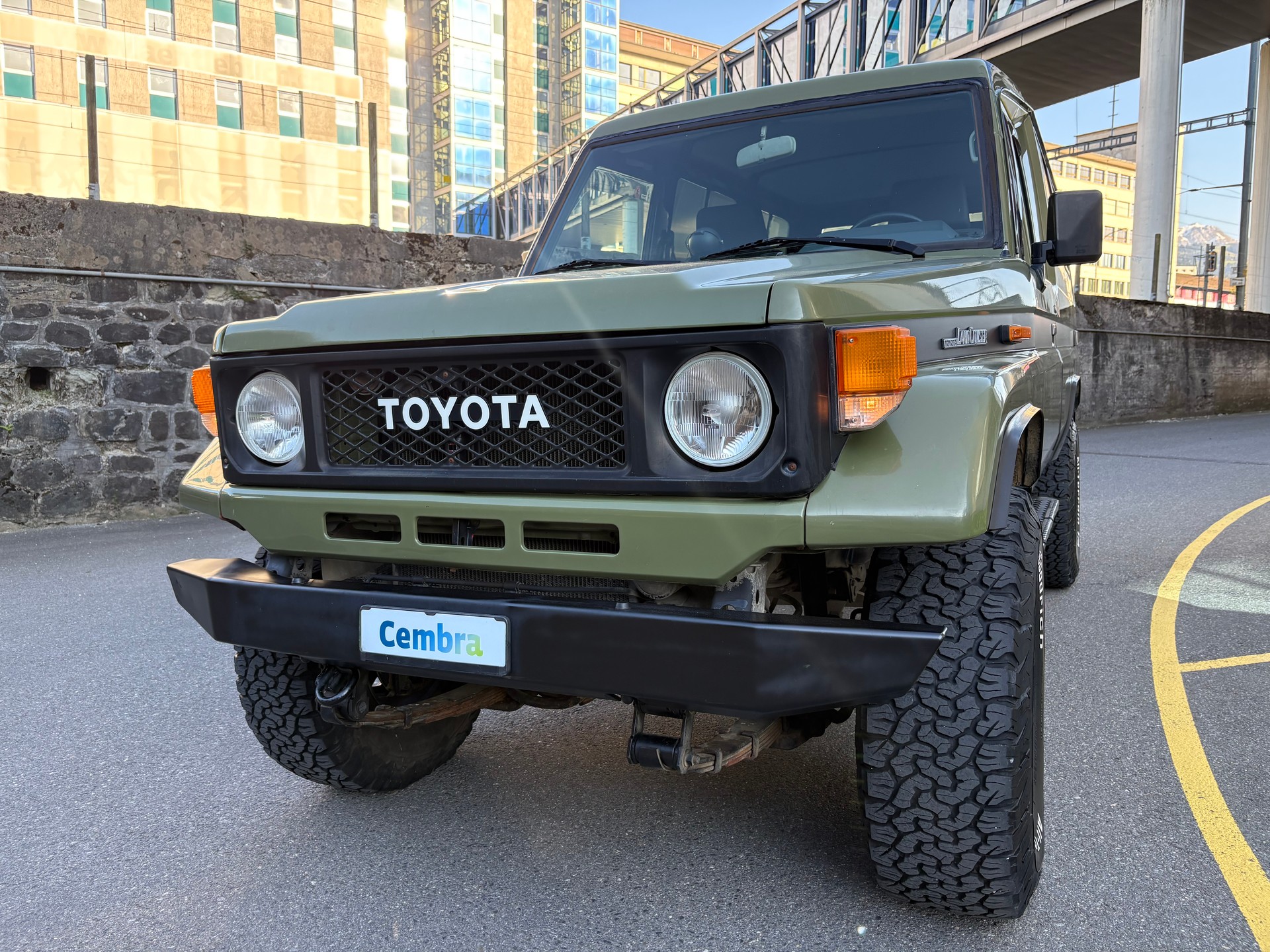TOYOTA Land Cruiser 400 Hdt Long 4.2D
