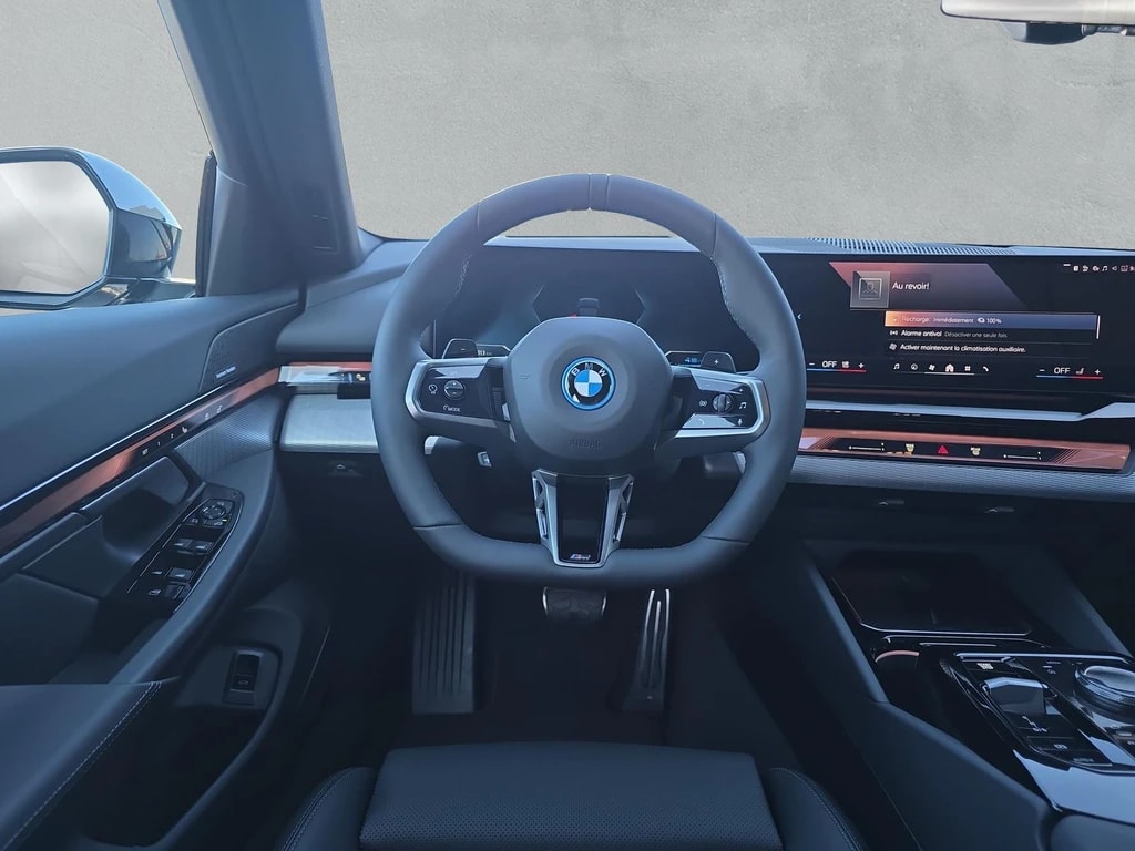 BMW 550e xDrive M Sport Pro Steptronic - 16