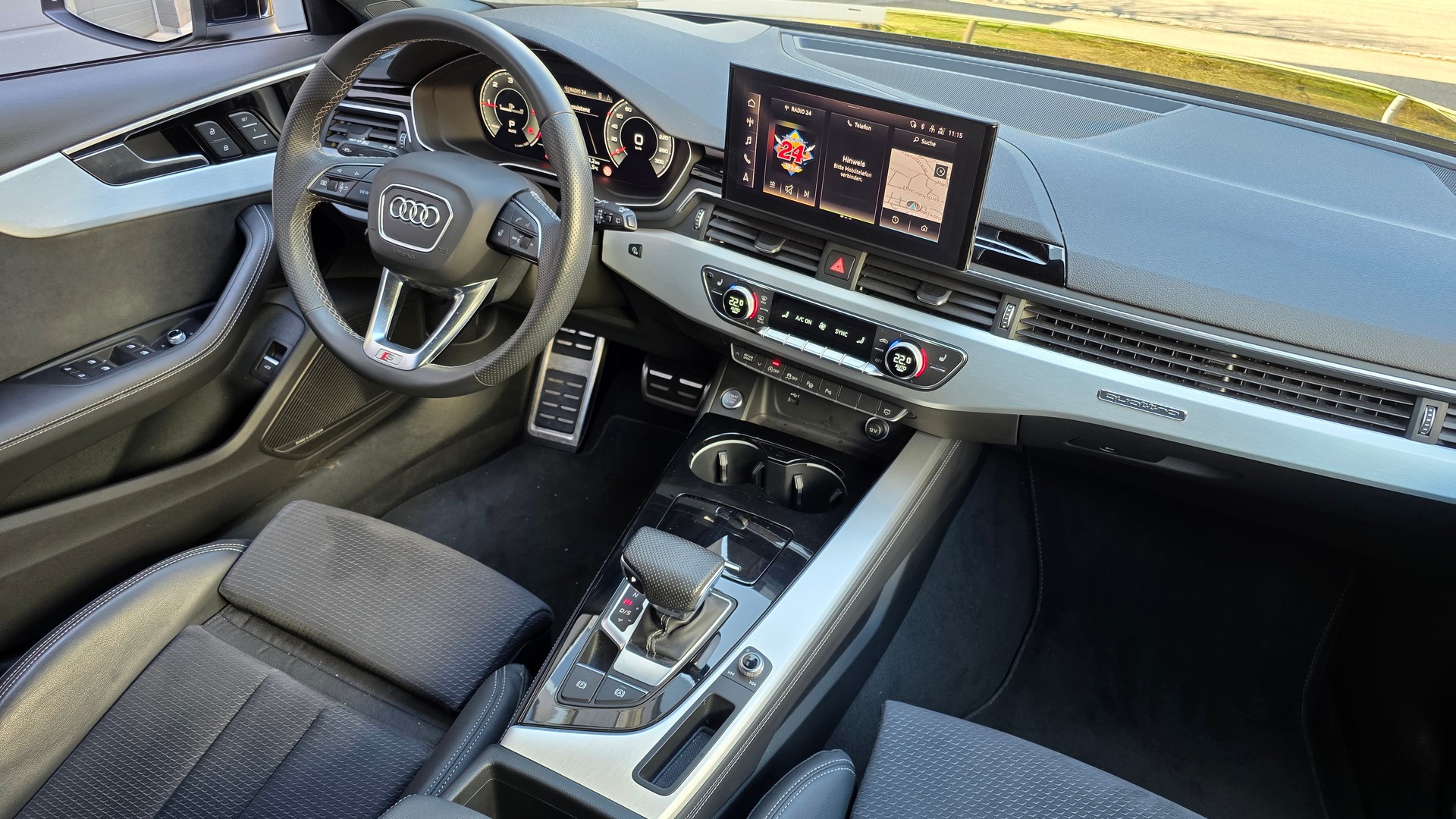 AUDI A4 Avant 40 TDI advanced Attraction quattro S-tronic - 24