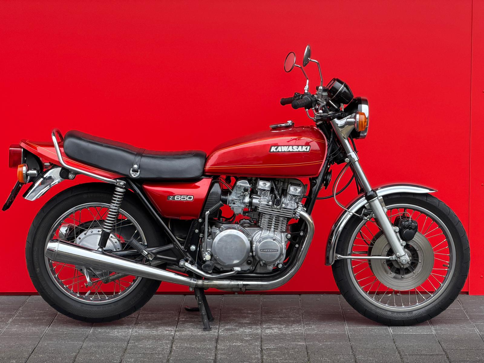 KAWASAKI Z650 - 1