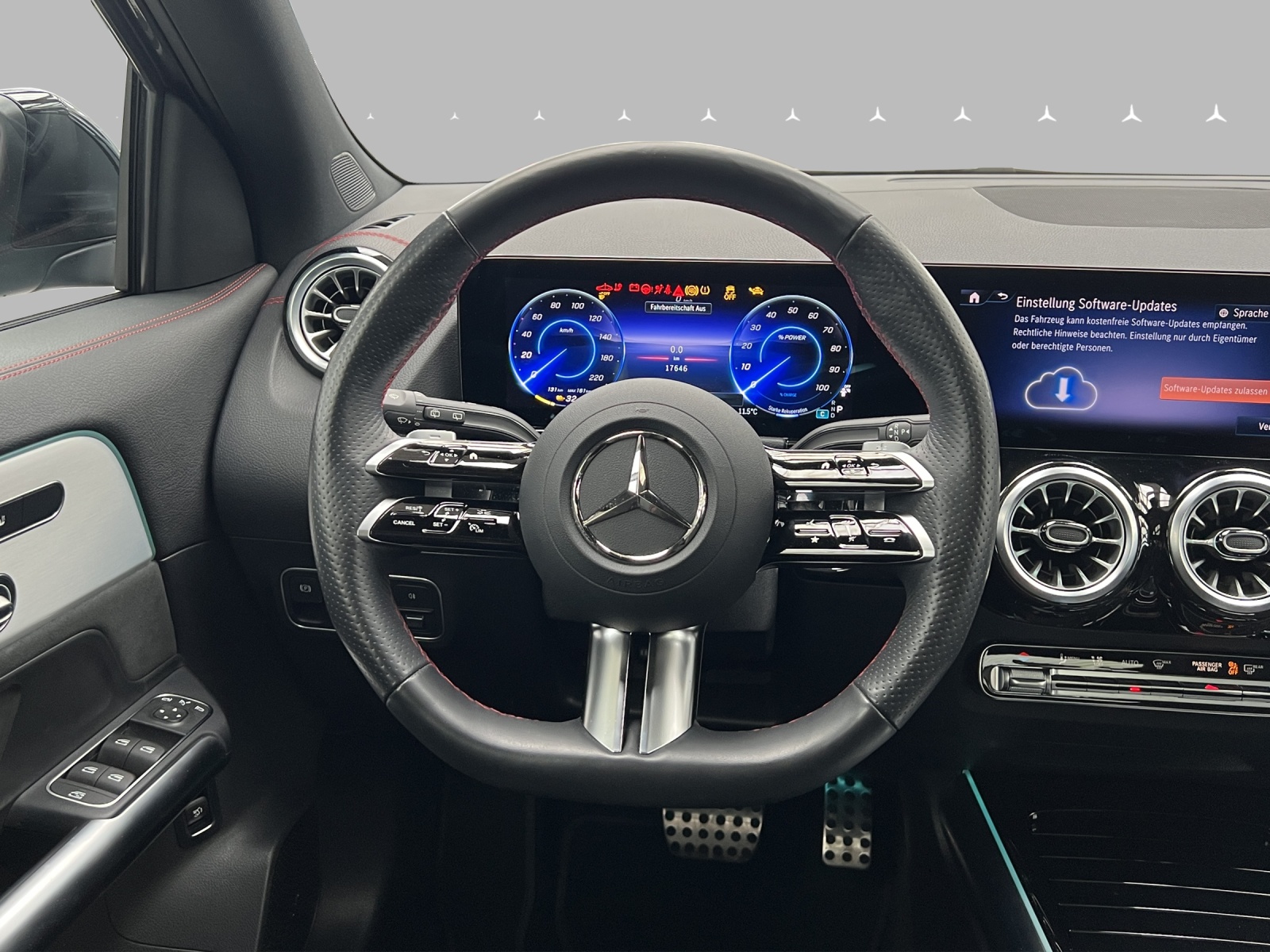 MERCEDES-BENZ EQA 350 AMG Line 4Matic - 13