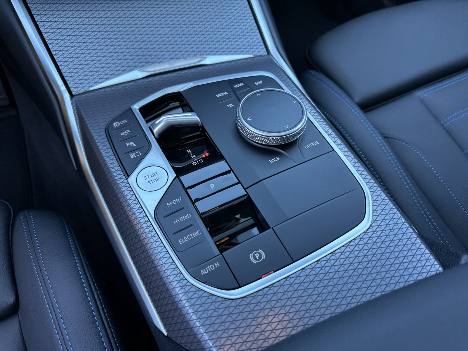 BMW 330e x DriveTouring Steptronic M Sport Pro - 13