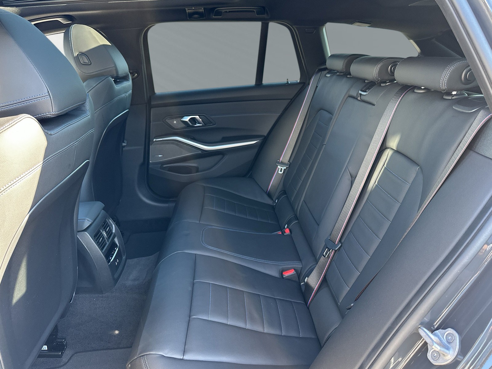 BMW 330e x DriveTouring Steptronic M Sport Pro - 8