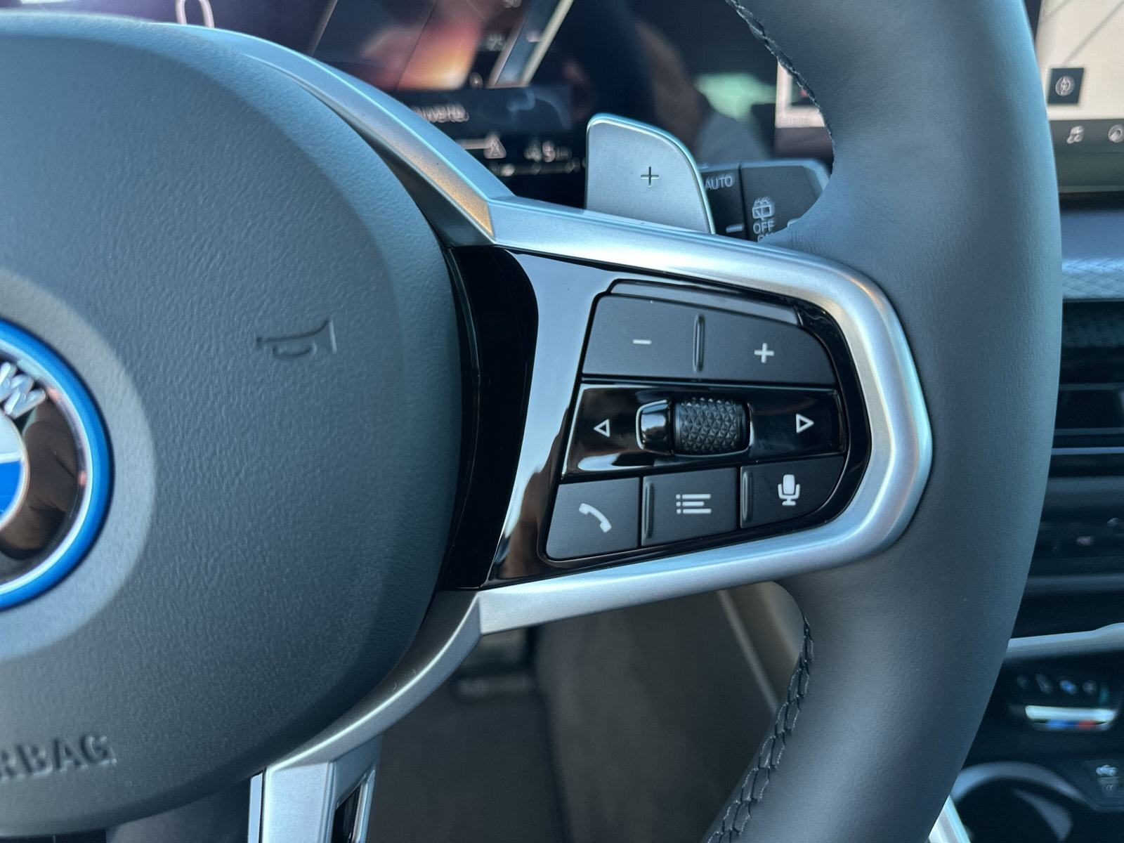 BMW 330e x DriveTouring Steptronic M Sport Pro - 16