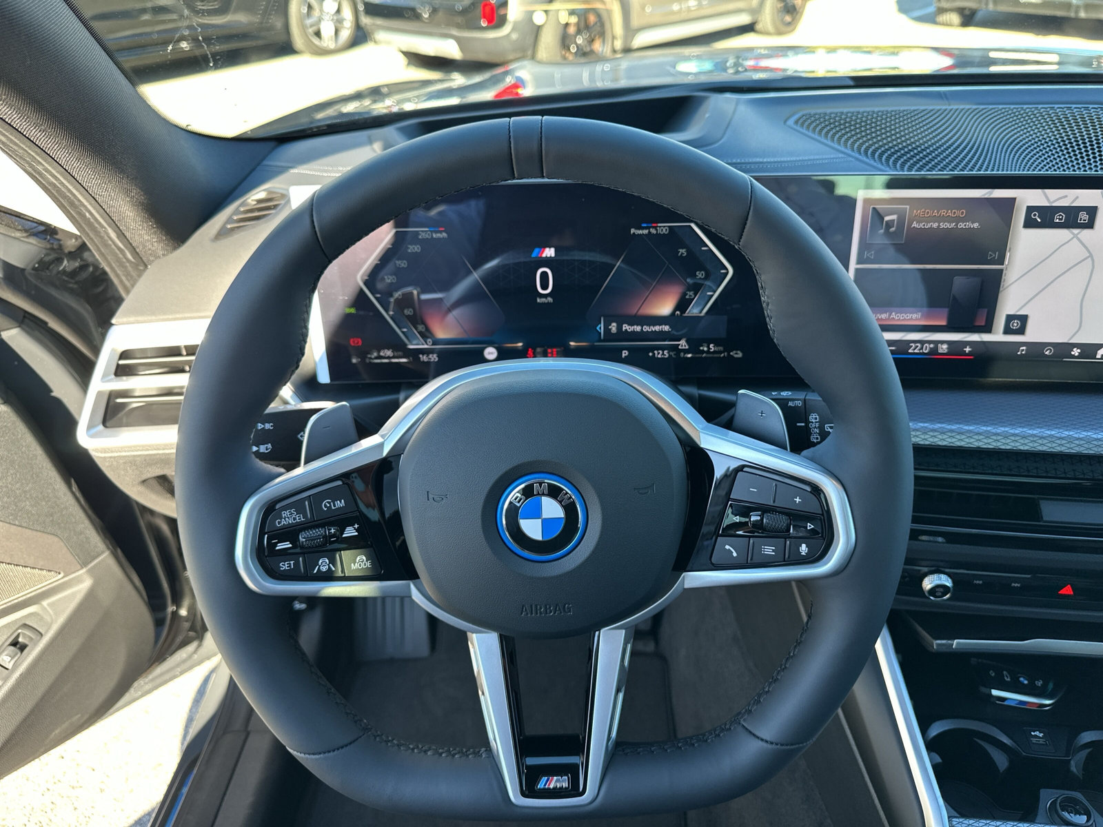 BMW 330e x DriveTouring Steptronic M Sport Pro - 12