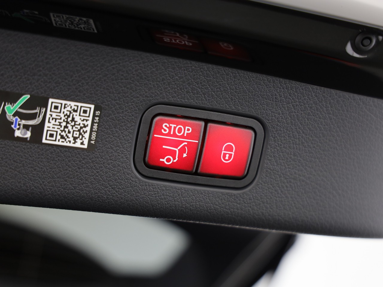 MERCEDES-BENZ GLC 300 d 4Matic 9G-Tronic - 23