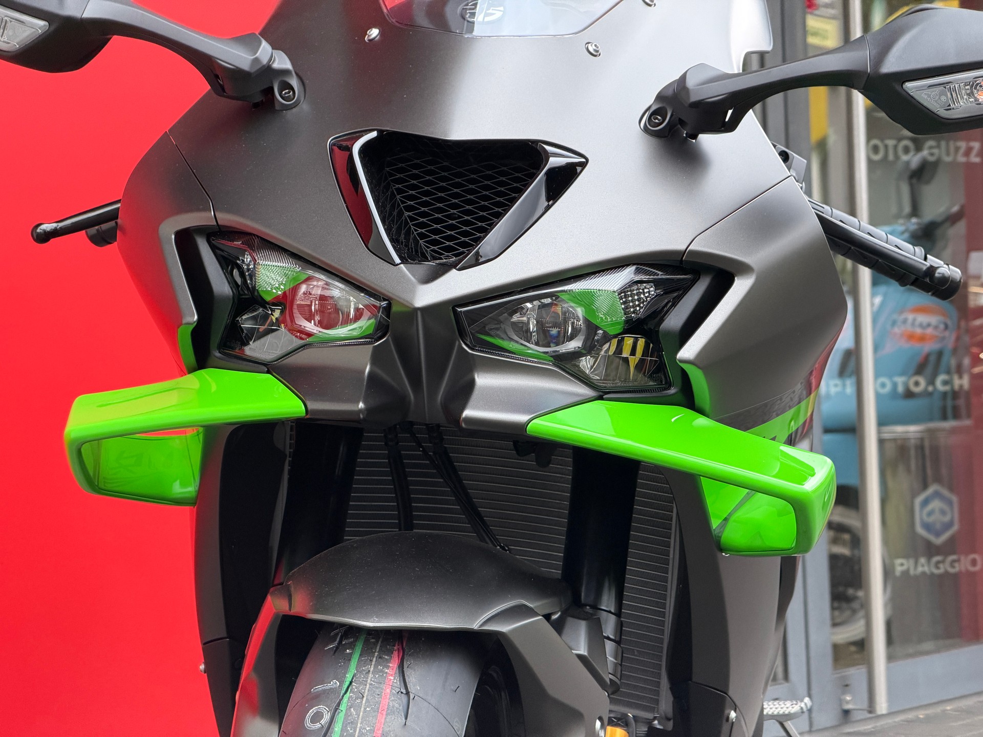 KAWASAKI Ninja ZX-10R - 10