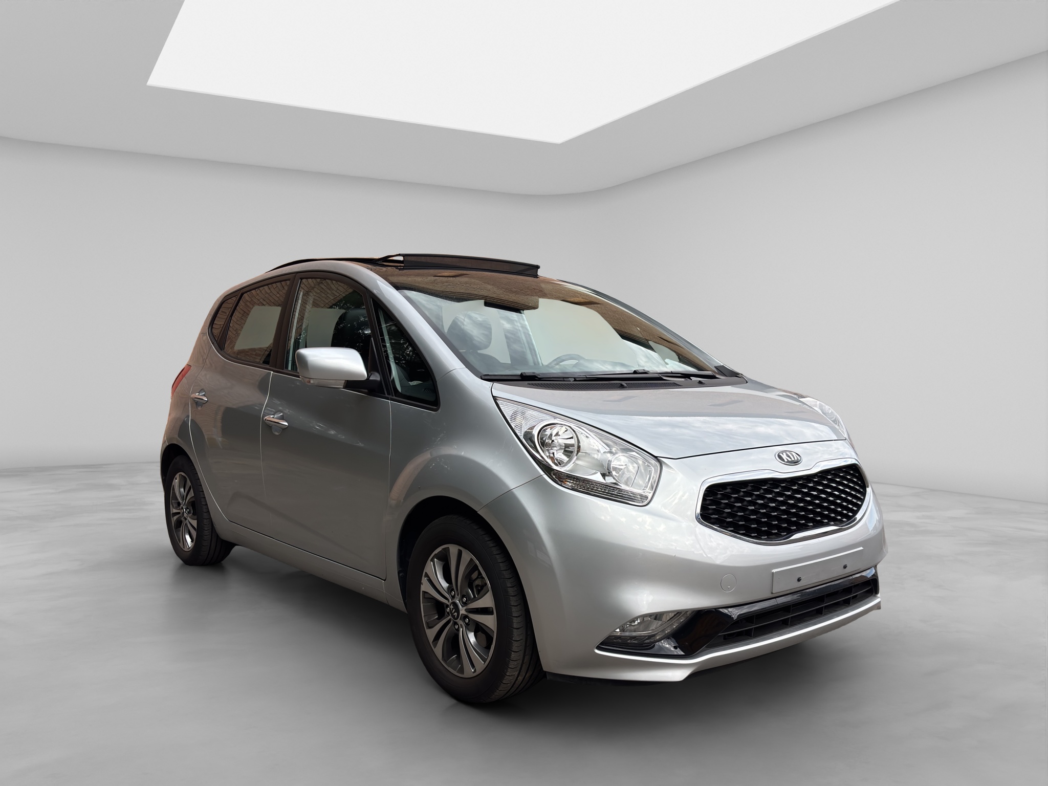 KIA VENGA 8