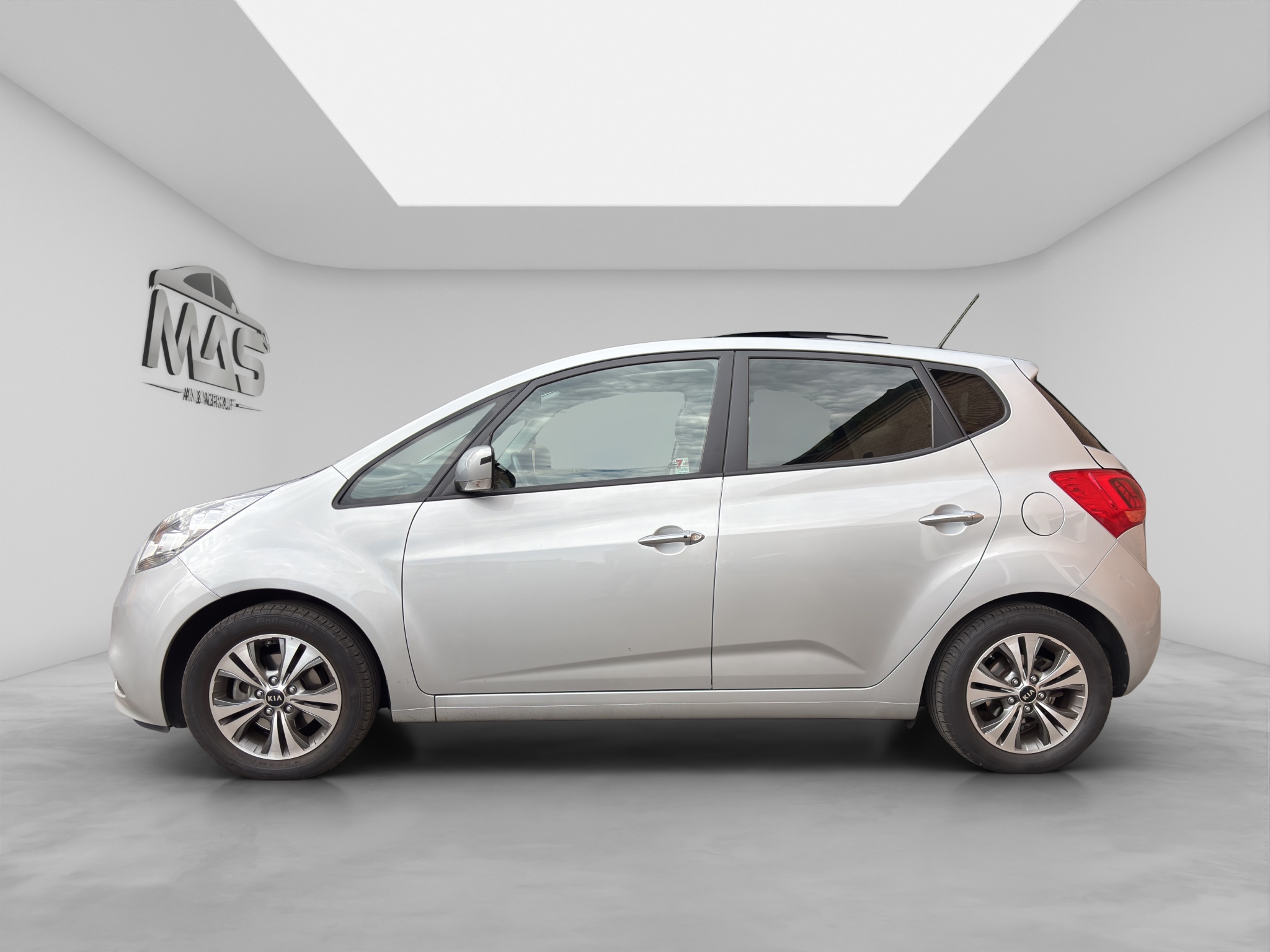 KIA VENGA 3