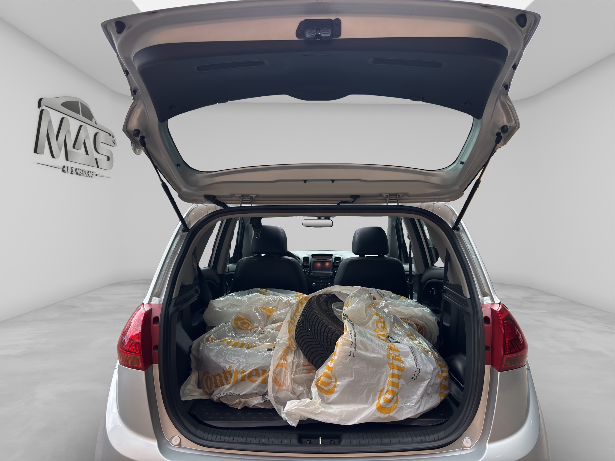 KIA VENGA 16