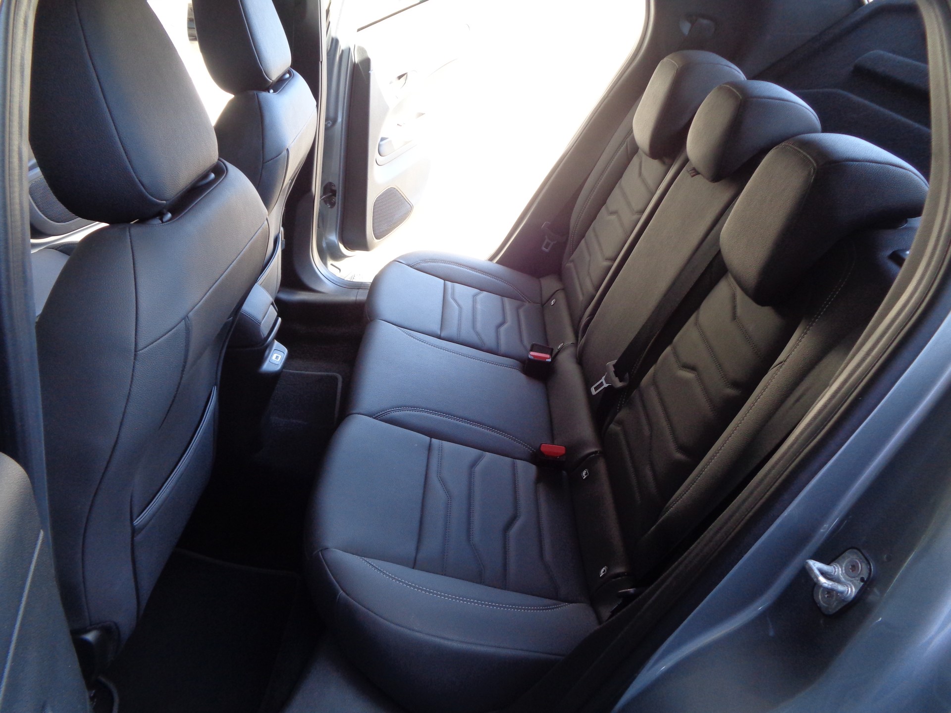 JEEP Avenger 1.2 Turbo MHEV Summit - 11
