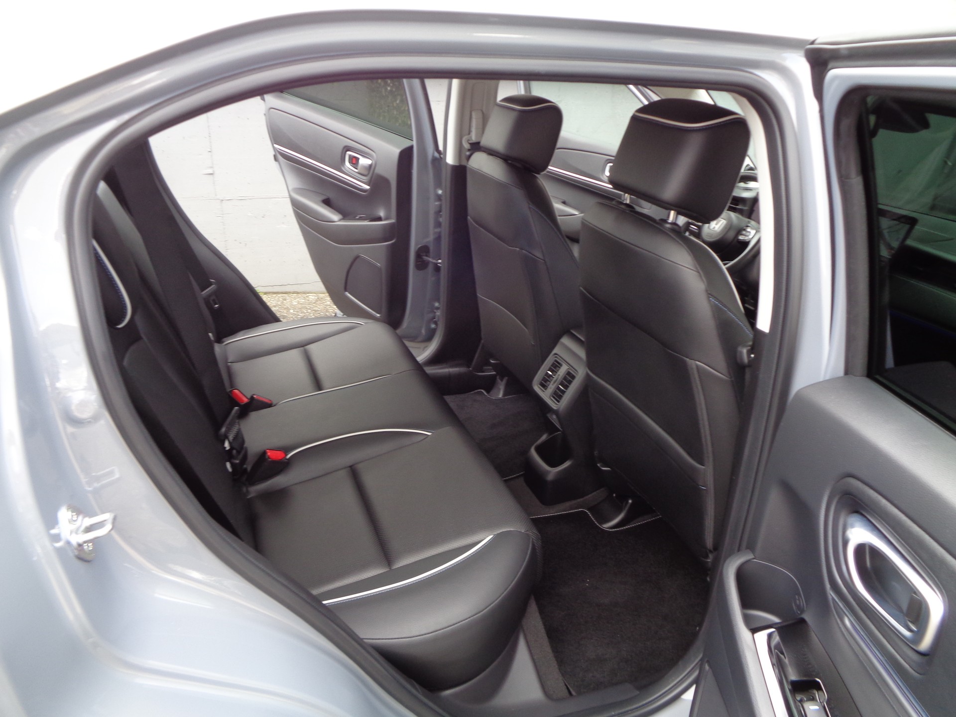 HONDA Ny1 Elegance - 12