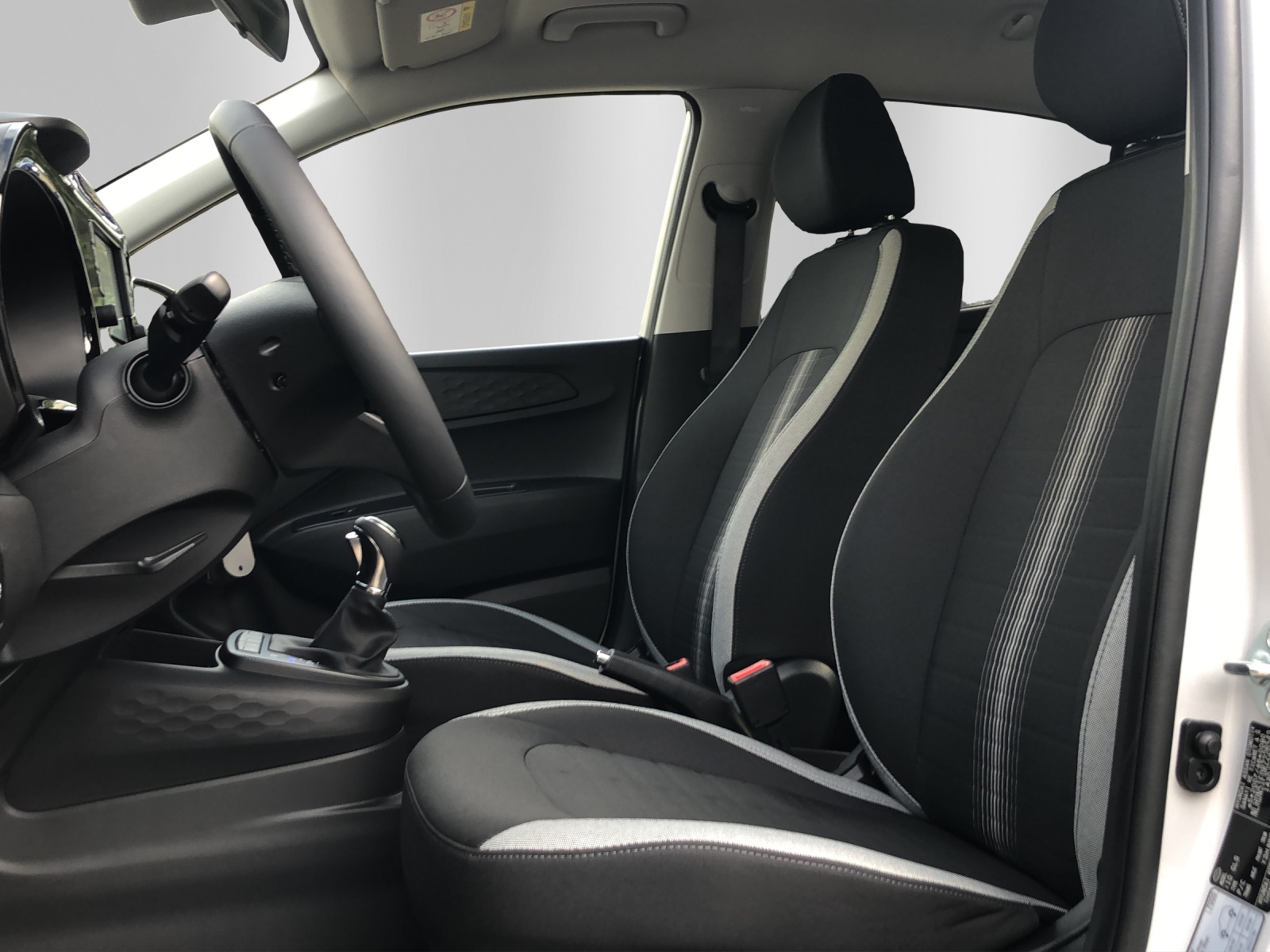 HYUNDAI i10 1.2 Amplia Aut. - 12