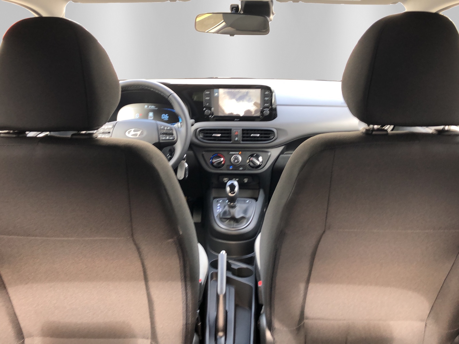 HYUNDAI i10 1.2 Amplia Aut. - 10