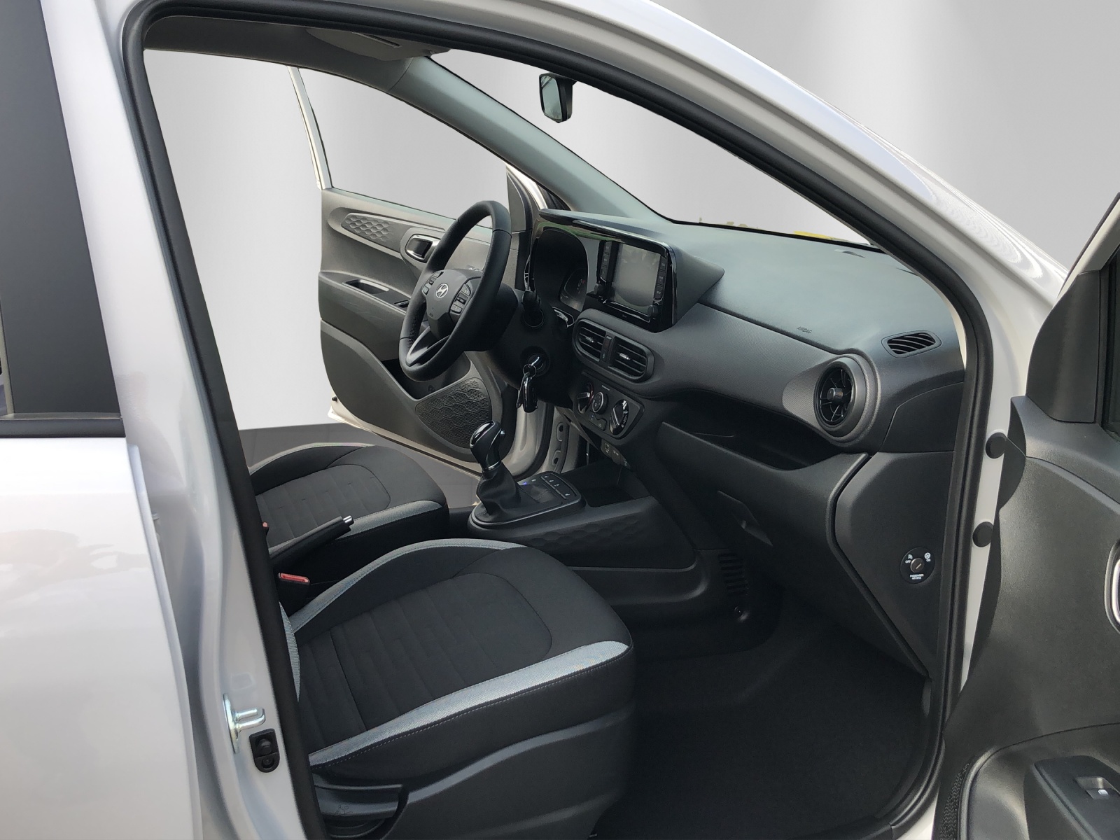 HYUNDAI i10 1.2 Amplia Aut. - 13