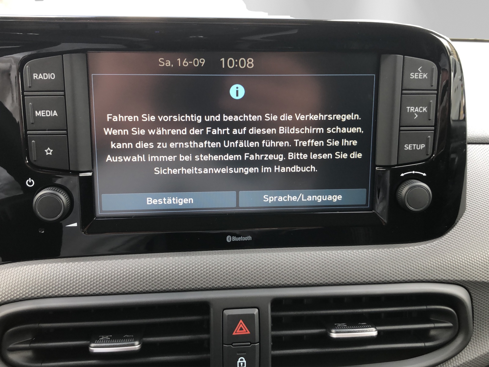 HYUNDAI i10 1.2 Amplia Aut. - 18