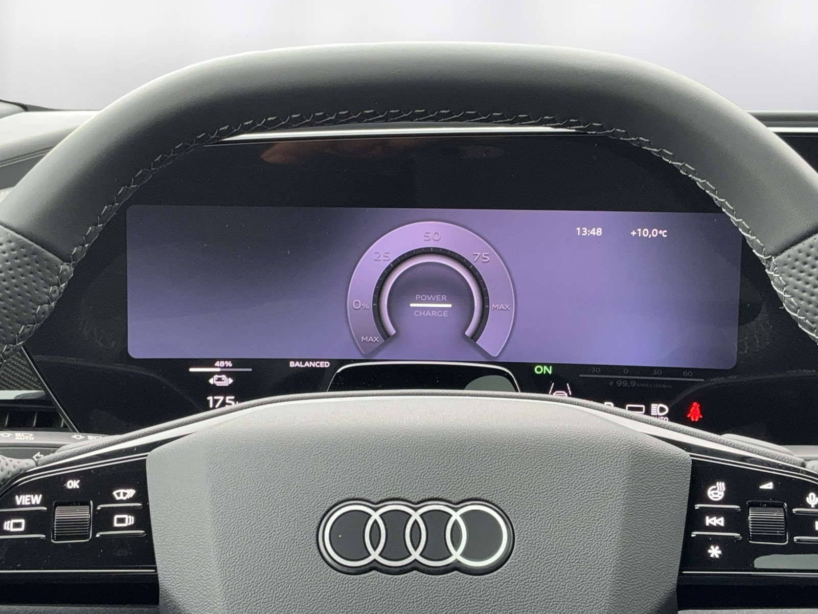 AUDI Q6 e-tron quattro - 8