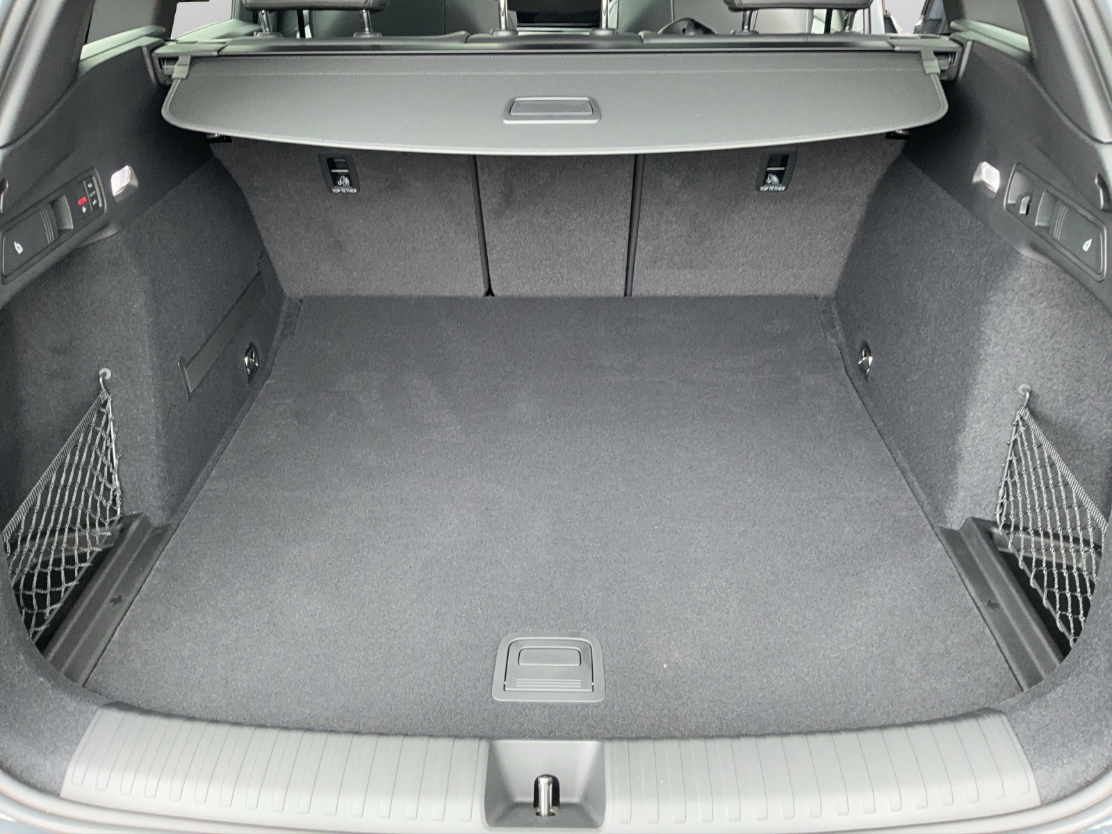 AUDI Q6 e-tron quattro - 12