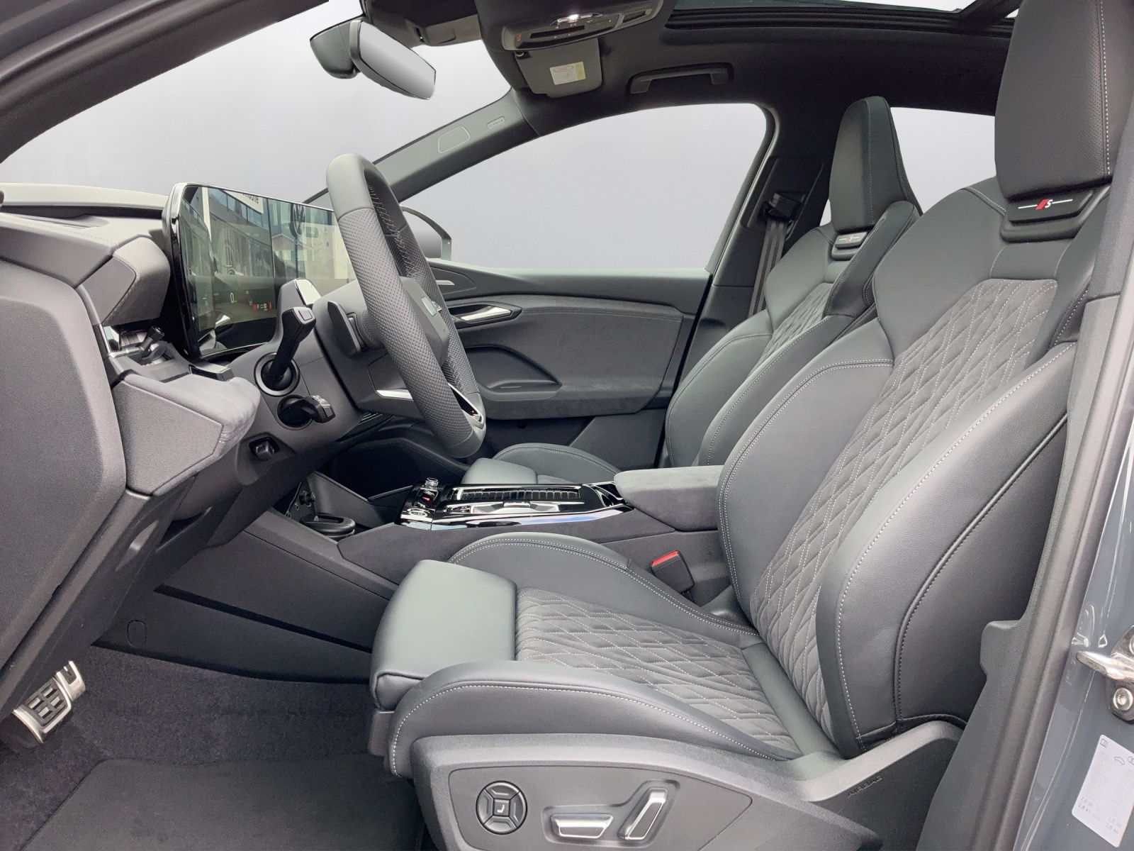 AUDI Q6 e-tron quattro - 10