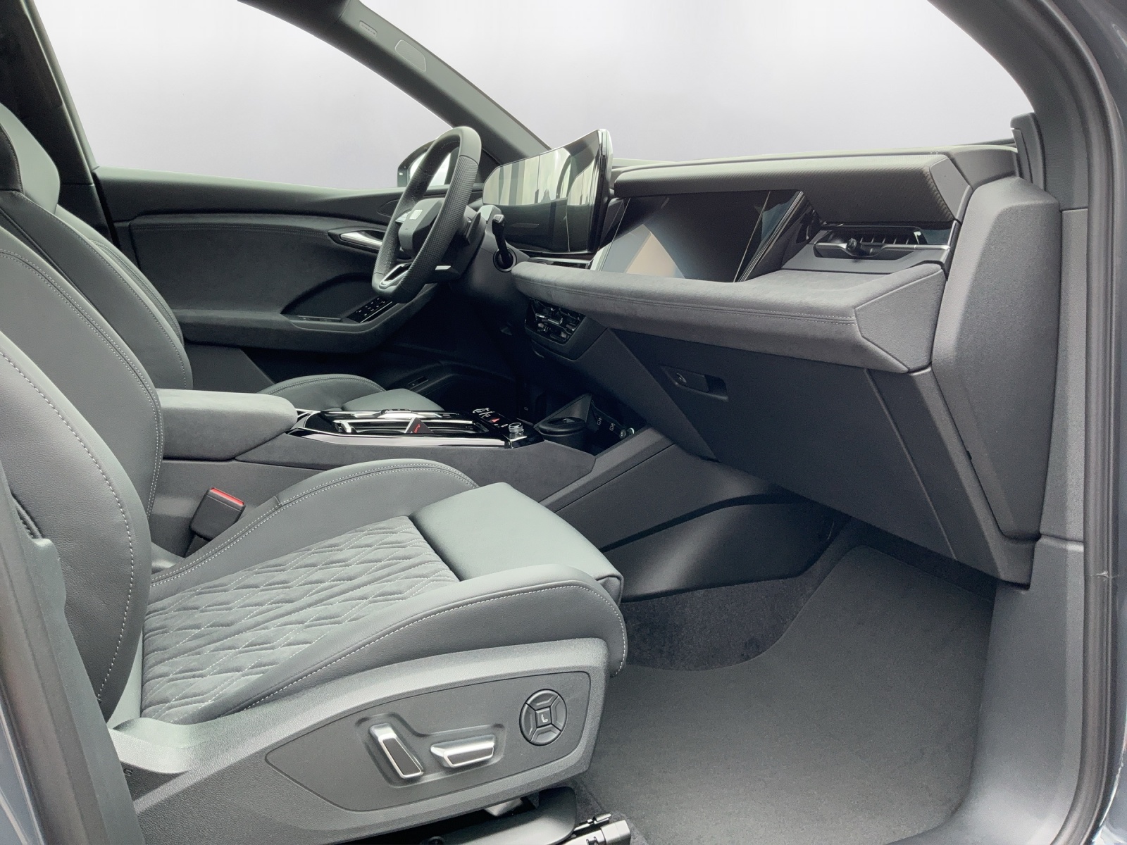 AUDI Q6 e-tron quattro - 14