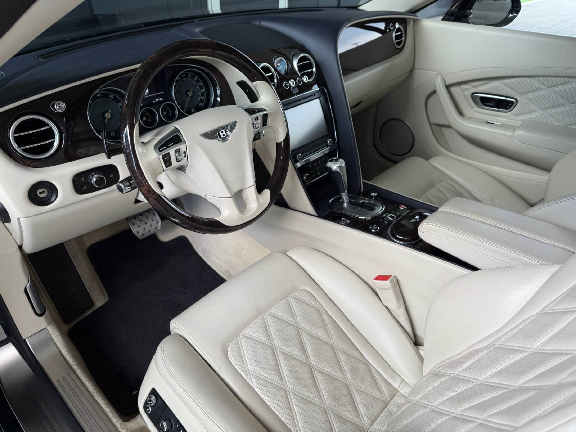 BENTLEY CONTINENTALental GTC 6.0 V12 Speed-8