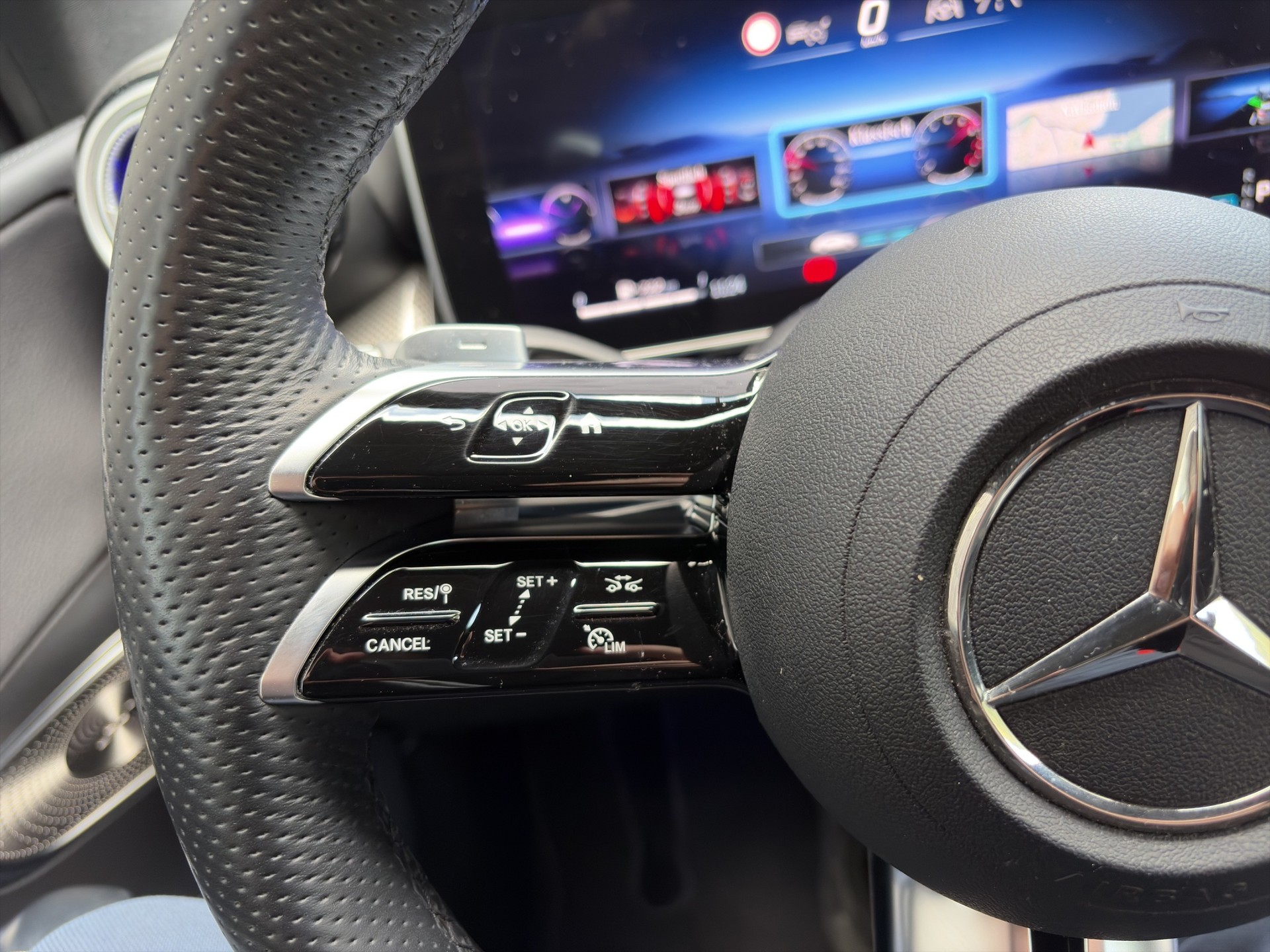 MERCEDES-BENZ GLC 300 AMG Line 4matic - 10