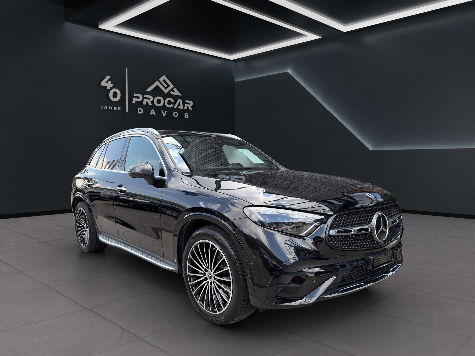 MERCEDES-BENZ GLC 300 AMG Line 4matic