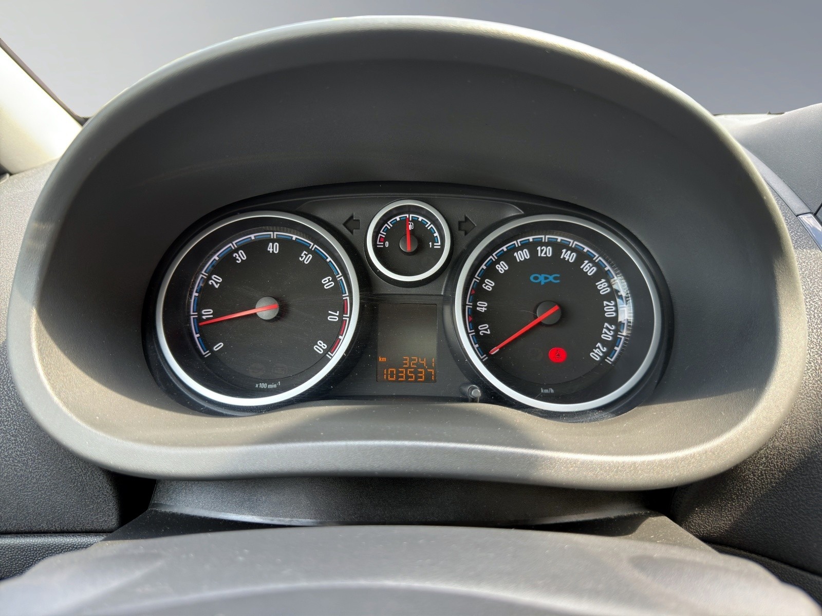 OPEL Corsa 1.6 T OPC Nürburgring Edition - 10