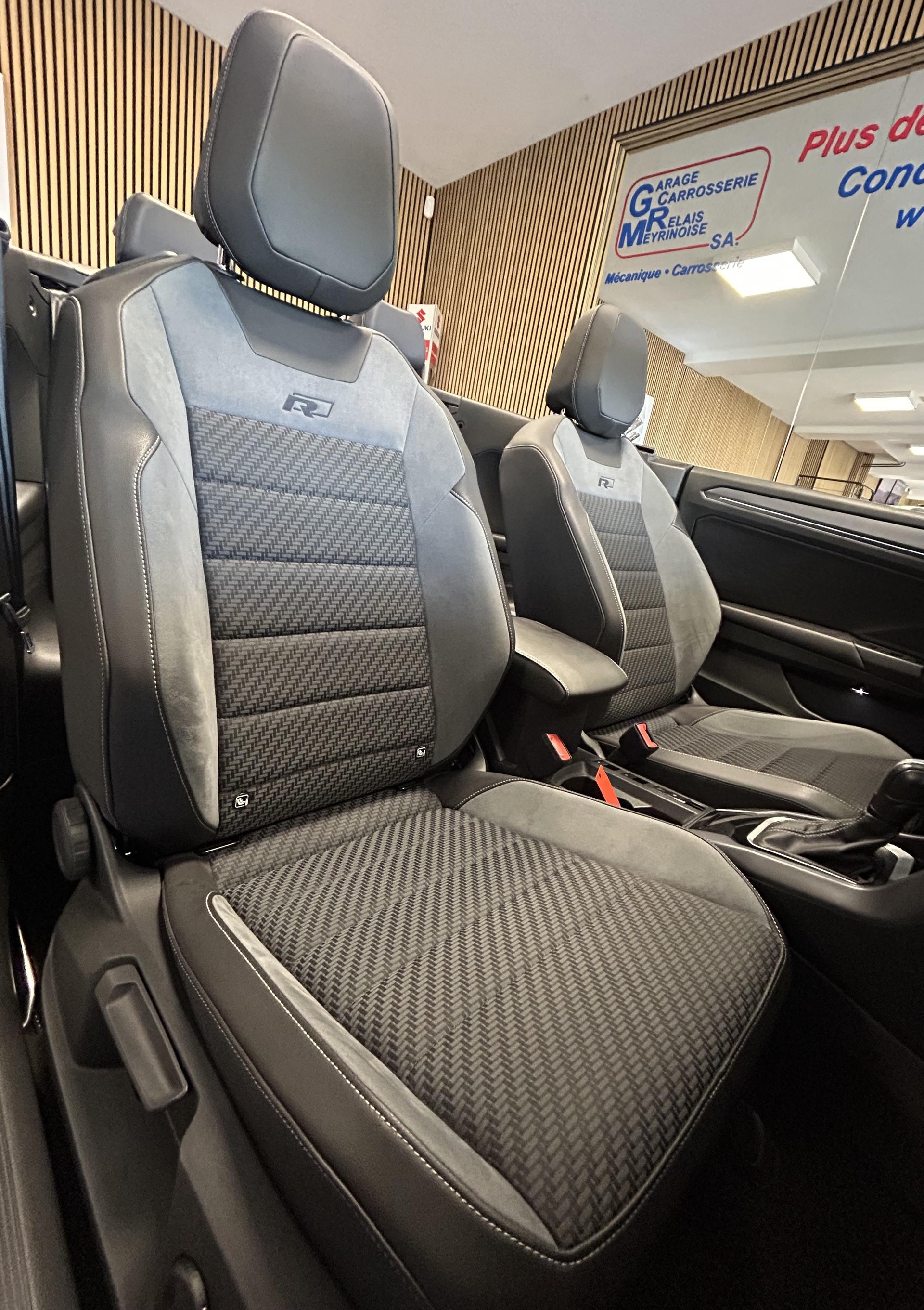 VW T-Roc Cabriolet 1.5 TSI R-Line DSG - 25