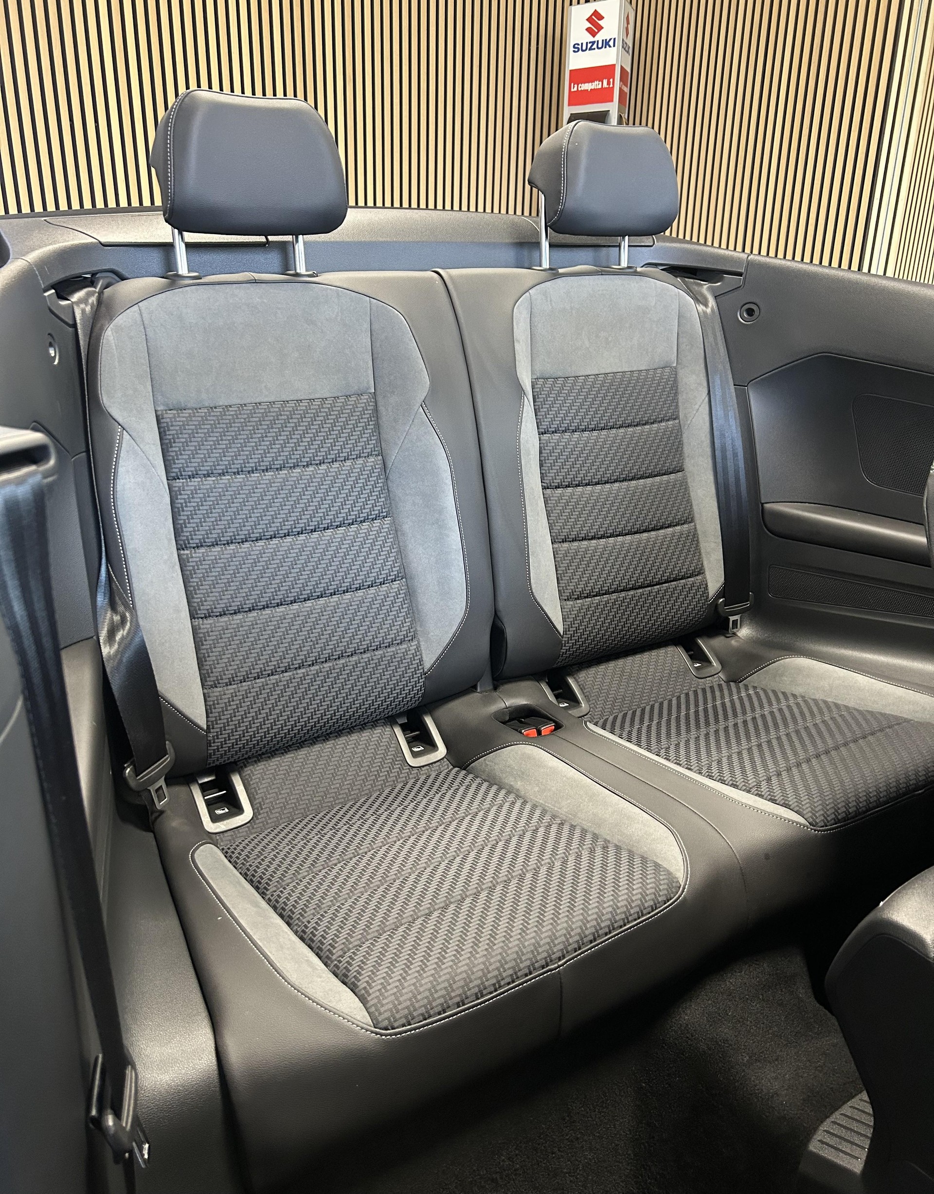 VW T-Roc Cabriolet 1.5 TSI R-Line DSG - 26