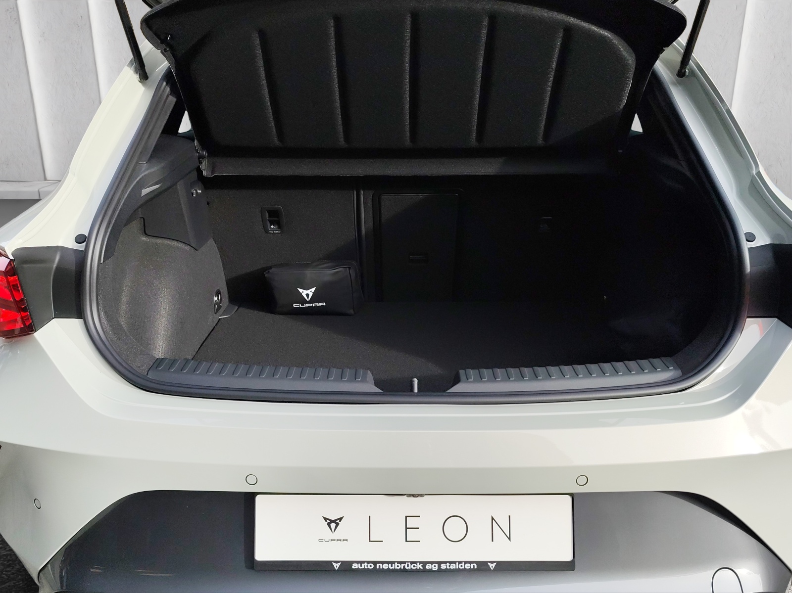 CUPRA LEON 2.0 TSI VZ DSG - 11