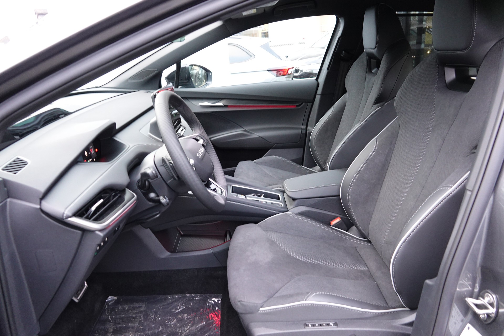 SKODA Elroq 85 Sportline - 12