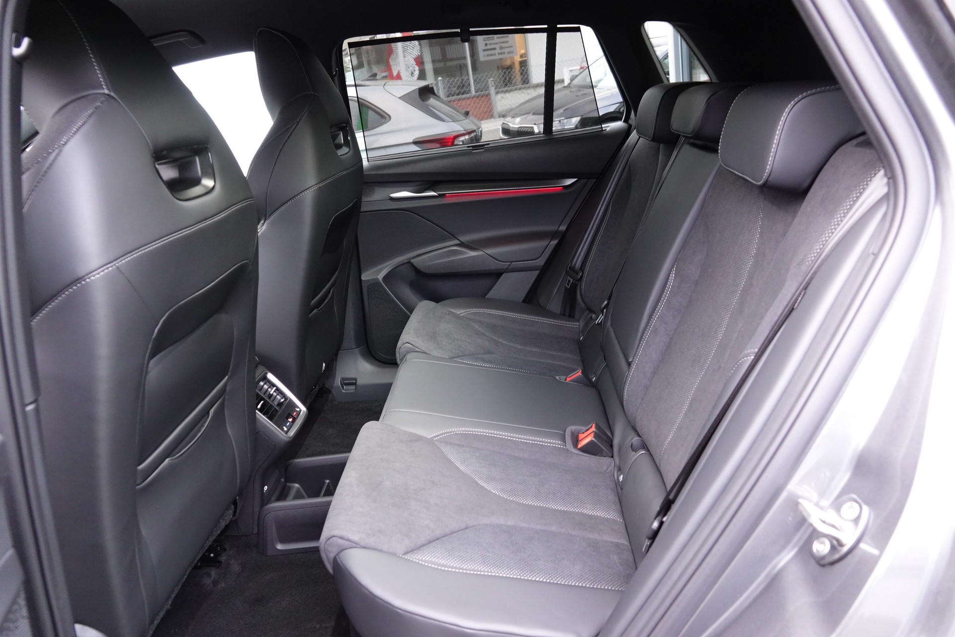 SKODA Elroq 85 Sportline - 13